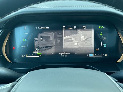 New 2022 Jeep Grand Cherokee Overland w/ Advanced Protech Group III image 25