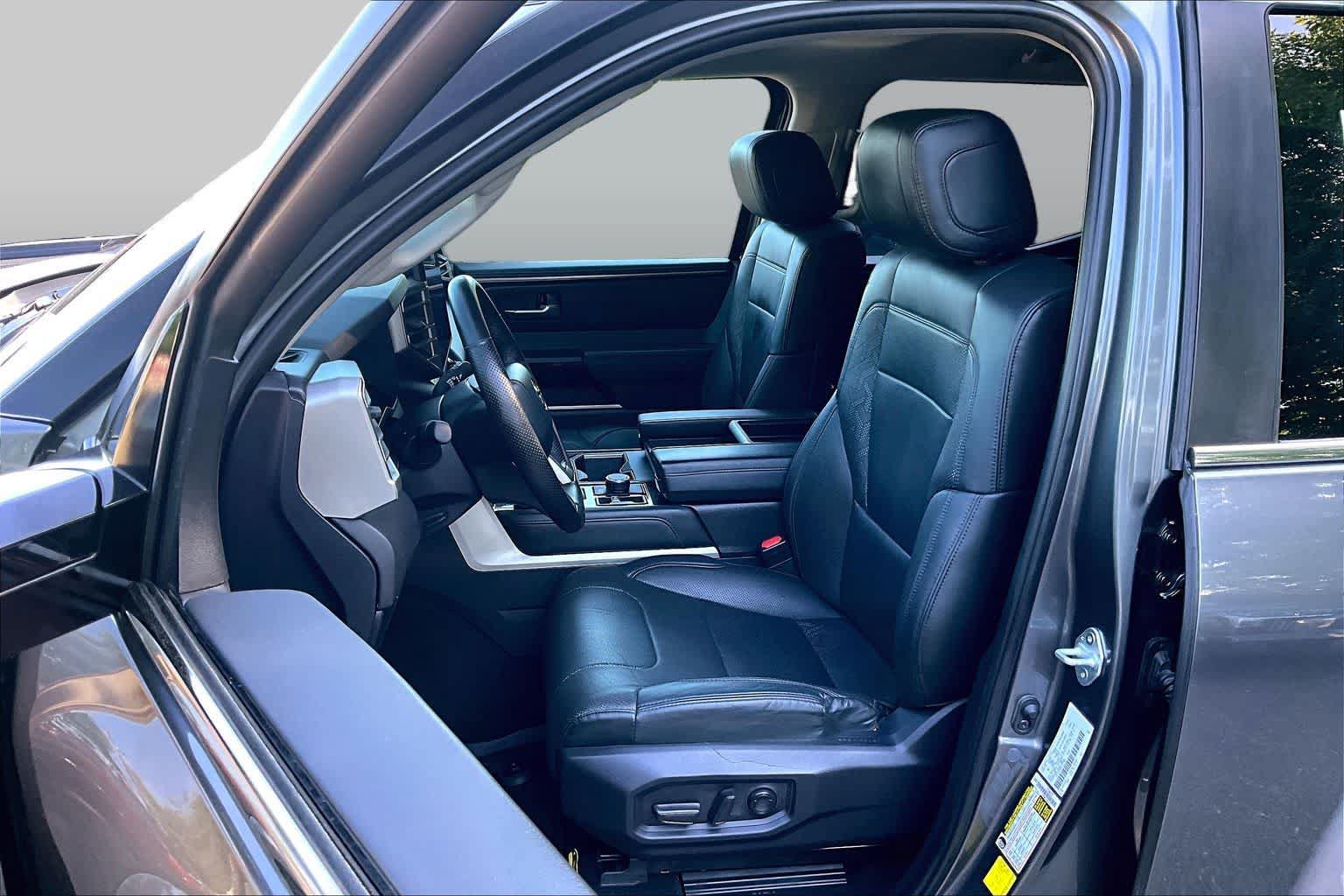 Used 2024 Toyota Tundra Limited AWD/4WD image 17