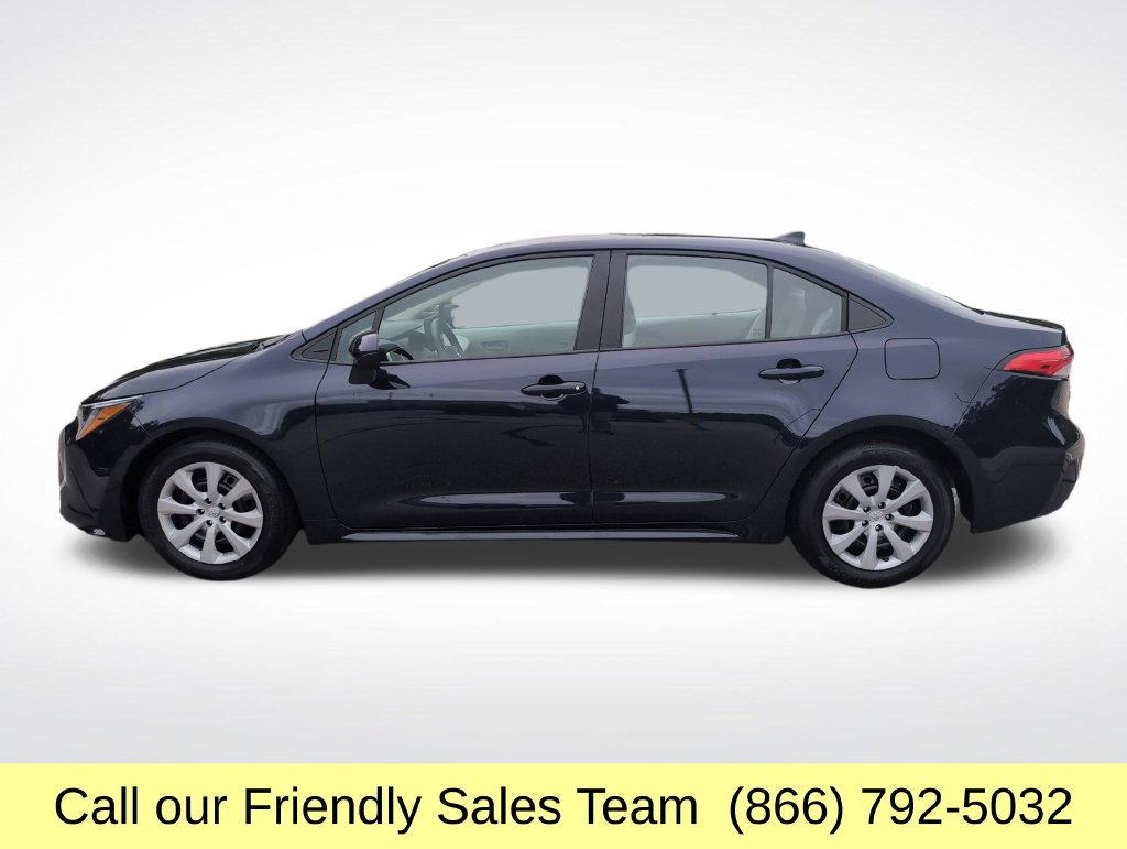 Used 2025 Toyota Corolla LE FWD image 2
