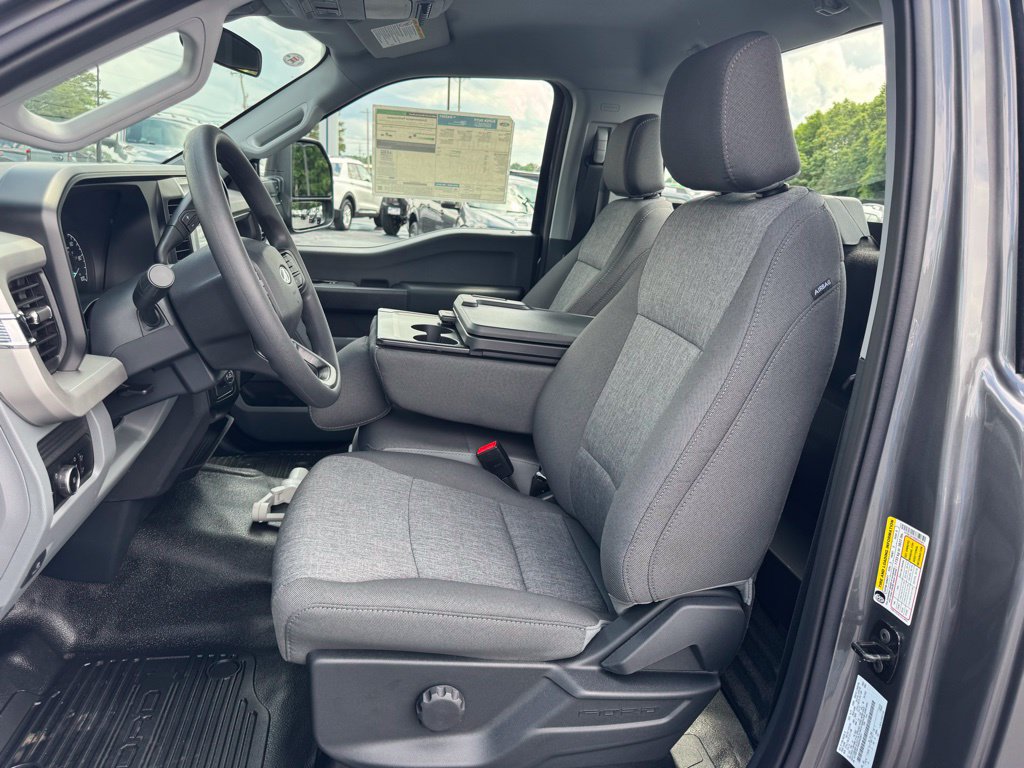 Used 2025 Ford F350 XL w/ XL Driver Assist Package RWD image 16