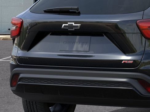 New 2026 Chevrolet Trax RS w/ Sunroof Package FWD image 14