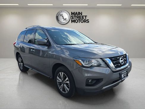 Used 2019 Nissan Pathfinder SV image 7