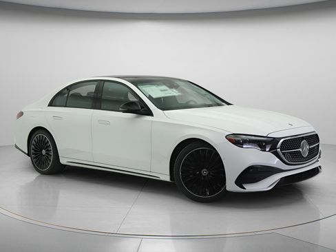 New 2026 Mercedes-Benz E 450 4MATIC Sedan image 1