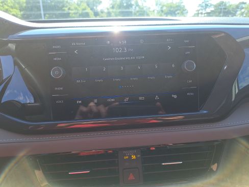 Certified 2023 Volkswagen Taos SEL AWD/4WD image 21