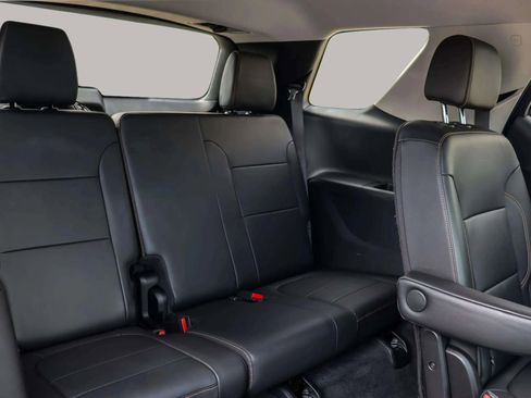 Used 2021 Chevrolet Traverse RS w/ LPO, Floor Liner Package image 29