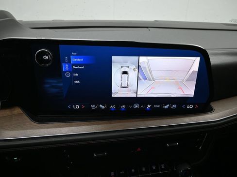 Used 2025 Chevrolet Tahoe High Country AWD/4WD image 14