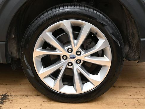 Used 2021 Ford Explorer Platinum w/ Premium Technology Package AWD/4WD image 13
