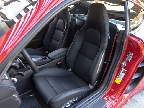 Certified 2025 Porsche 718 Cayman image 5