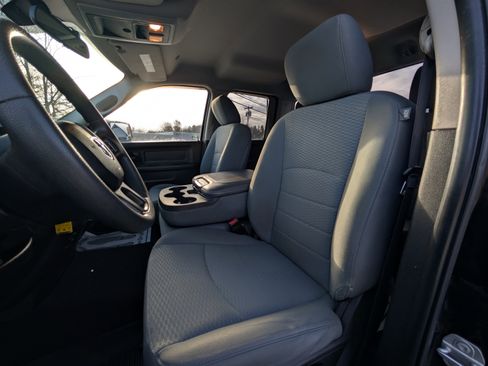 Used 2019 RAM 1500 Express w/ Express Value Package image 30