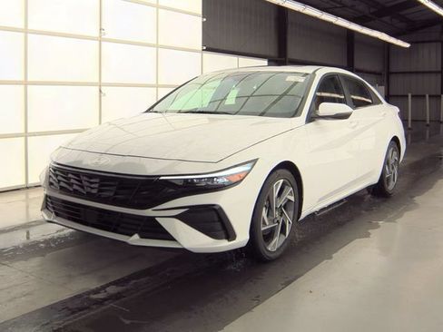 Used 2026 Hyundai Elantra Limited FWD image 1