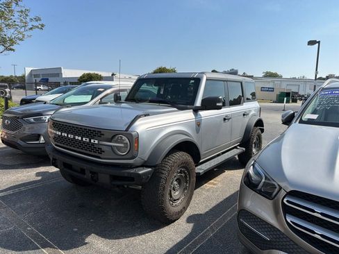 Used 2024 Ford Bronco Badlands AWD/4WD image 2