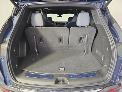 Used 2023 Buick Enclave Premium w/ Experience Buick Package FWD image 12