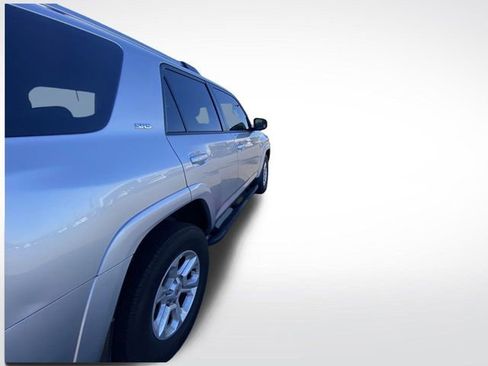 Used 2022 Toyota 4Runner SR5 Premium image 10