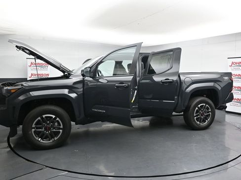 Used 2025 Toyota Tacoma TRD Sport w/ TRD Sport Premium Package AWD/4WD image 42