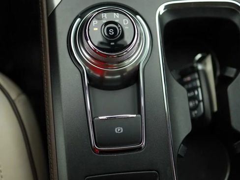 Used 2017 Ford Fusion Platinum AWD/4WD image 28