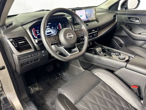 Used 2024 Nissan Rogue Platinum w/ Platinum Premium Package AWD/4WD image 9