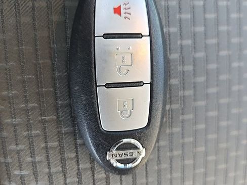 Used 2017 Nissan Titan S image 35