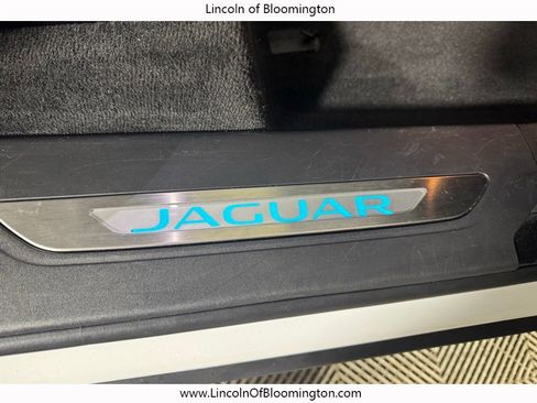 Used 2019 Jaguar F-PACE Prestige image 14