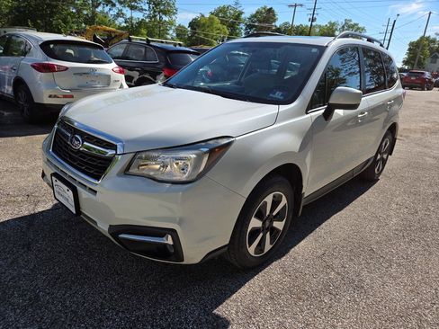 Used 2017 Subaru Forester 2.5i Premium AWD/4WD image 2