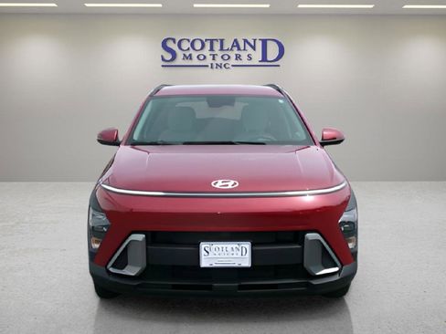 Used 2025 Hyundai Kona SEL FWD image 3