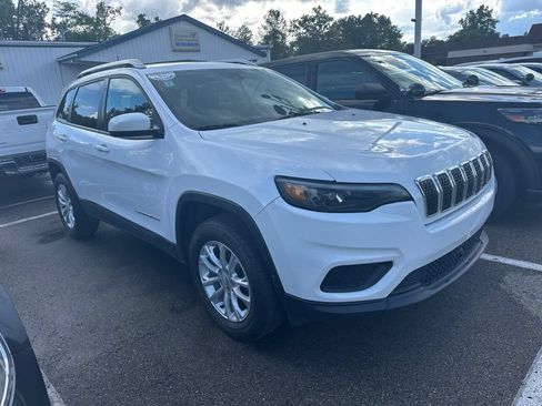 Used 2021 Jeep Cherokee Latitude AWD/4WD image 3