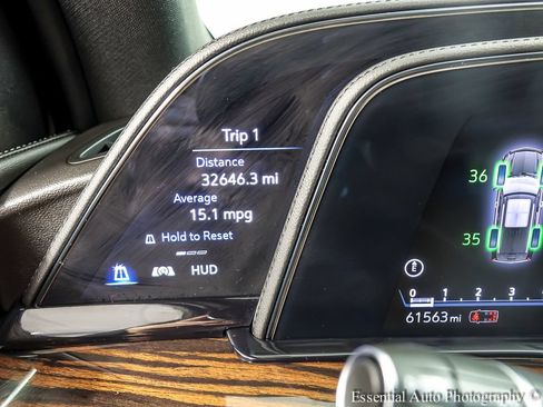 Used 2023 Cadillac Escalade Premium Luxury w/ LPO, Radiant Package AWD/4WD image 16