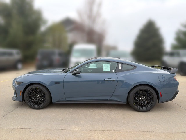 New 2026 Ford Mustang GT w/ GT Performance Package RWD image 9