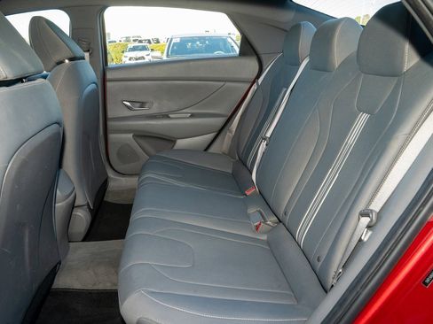 Used 2023 Hyundai Elantra SEL w/ Cargo Package image 8