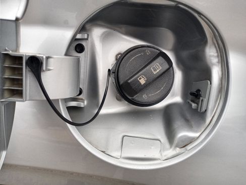 Used 2022 Hyundai Venue SEL w/ Cargo Package image 29