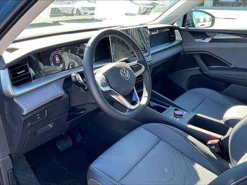 New 2026 Volkswagen Tiguan SE AWD/4WD image 14