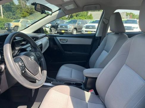Used 2015 Toyota Corolla LE FWD image 5