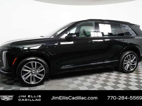 Certified 2026 Cadillac Vistiq Sport image 32