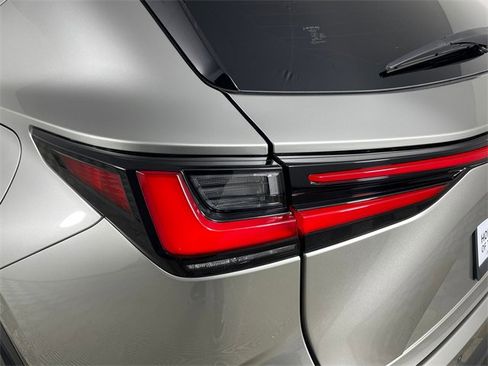 Used 2024 Lexus NX 350h 350h Premium image 17