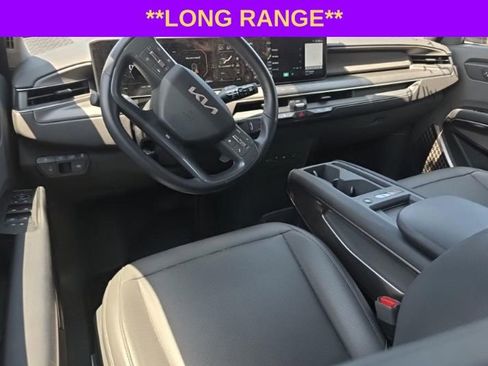 Used 2024 Kia EV9 Light Long Range RWD image 3