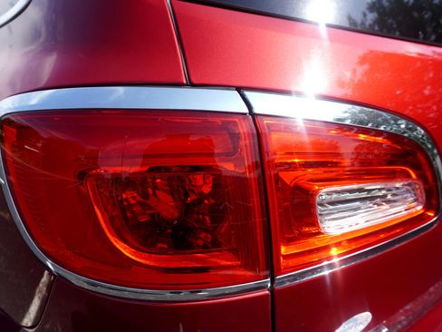 Used 2014 Buick Enclave Leather image 11