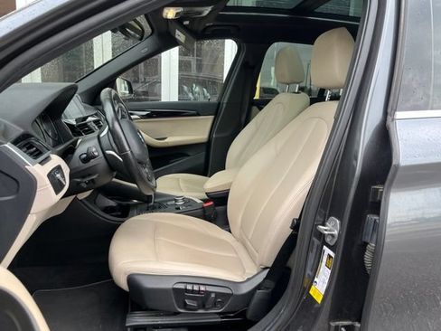 Used 2022 BMW X1 sDrive28i w/ Convenience Package FWD image 9