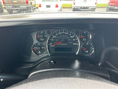 Used 2013 Chevrolet Express 2500 RWD image 18