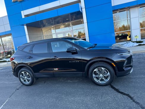 Used 2023 Chevrolet Blazer LT w/ Convenience Package image 2
