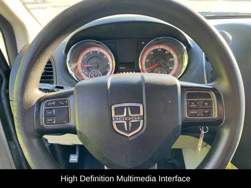 Used 2019 Dodge Grand Caravan SE w/ UConnect Hands-Free Group FWD image 22