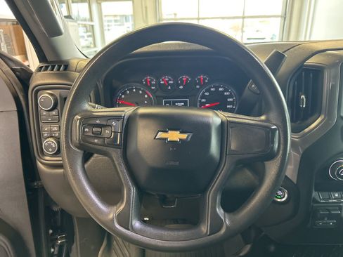 Used 2024 Chevrolet Silverado 2500 Custom w/ Custom Value Package image 18