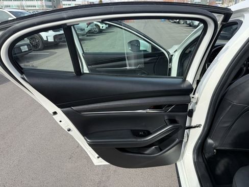 Used 2024 MAZDA MAZDA3 s image 23