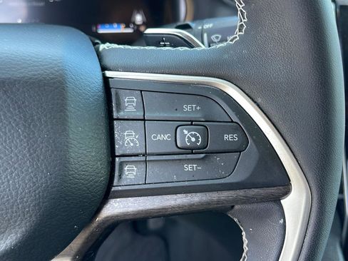 Used 2023 Jeep Grand Cherokee Limited w/ Trailer Tow Prep Group (B) image 16