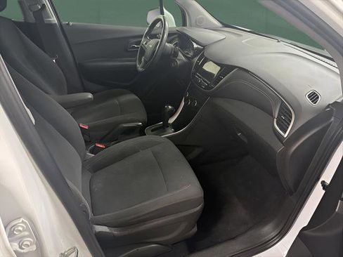 Used 2019 Chevrolet Trax LS w/ Tint and Cruise Package FWD image 14