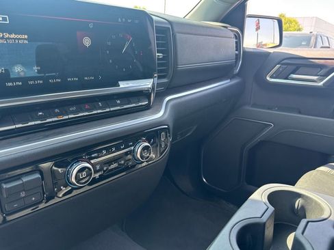 Used 2025 GMC Sierra 1500 SLT AWD/4WD image 22