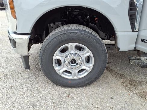 New 2026 Ford F250 XLT w/ FX4 Off-Road Package AWD/4WD image 29