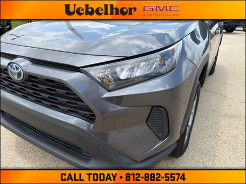 Used 2022 Toyota RAV4 LE AWD/4WD image 13