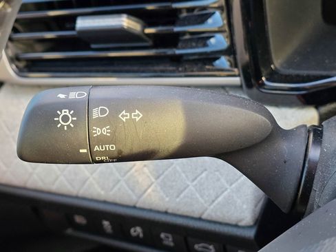 Used 2025 Toyota Camry XLE w/ Premium Plus Package image 20