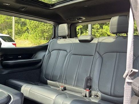 Used 2023 Jeep Grand Wagoneer Series II AWD/4WD image 18