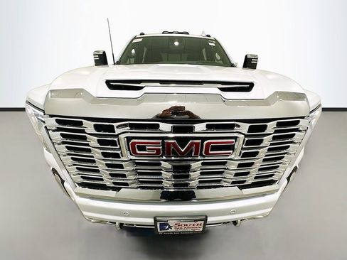 New 2026 GMC Sierra 2500 Denali w/ Denali Reserve Package AWD/4WD image 2