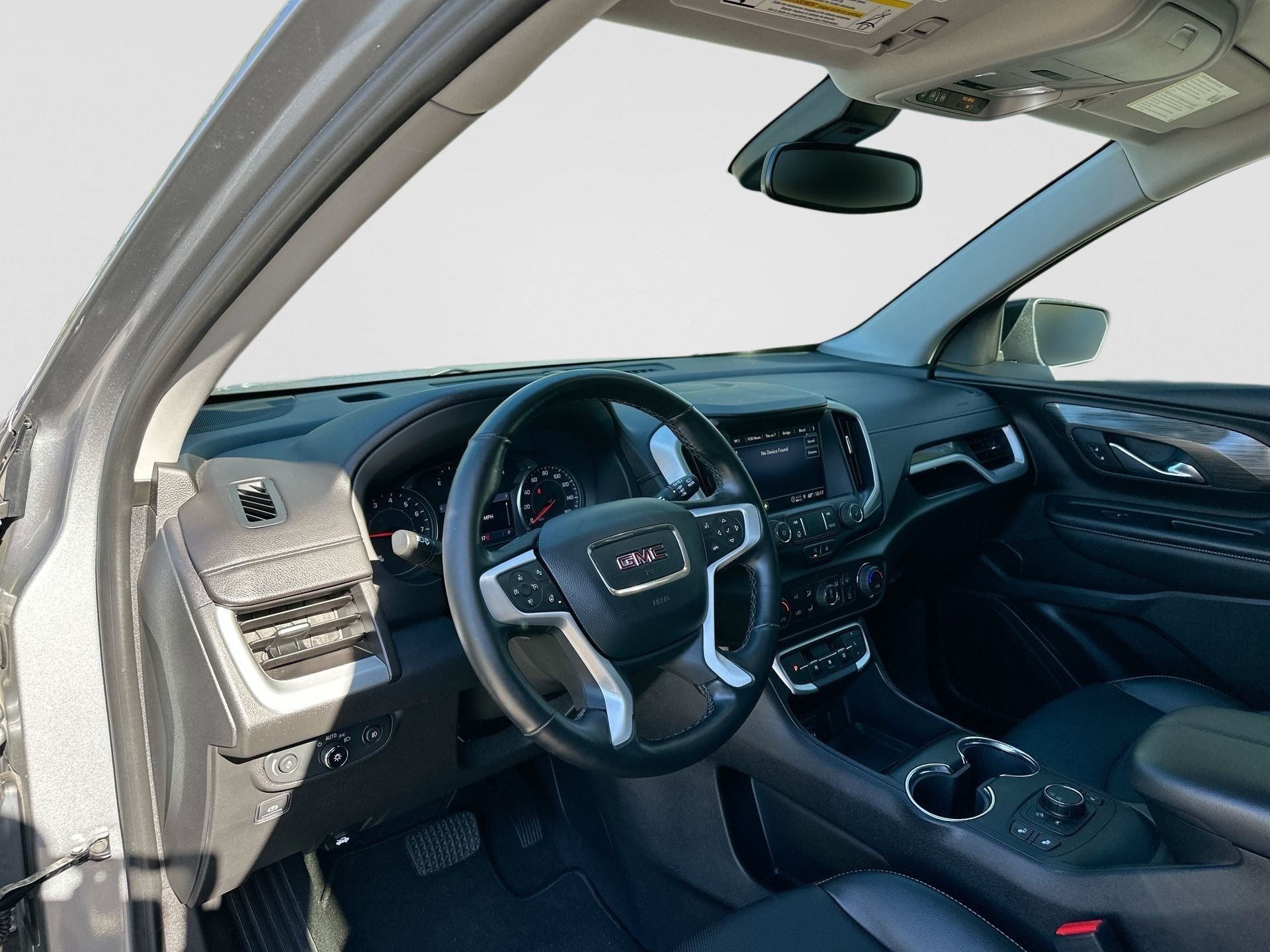 Used 2023 GMC Terrain SLT w/ Elevation Edition FWD image 10